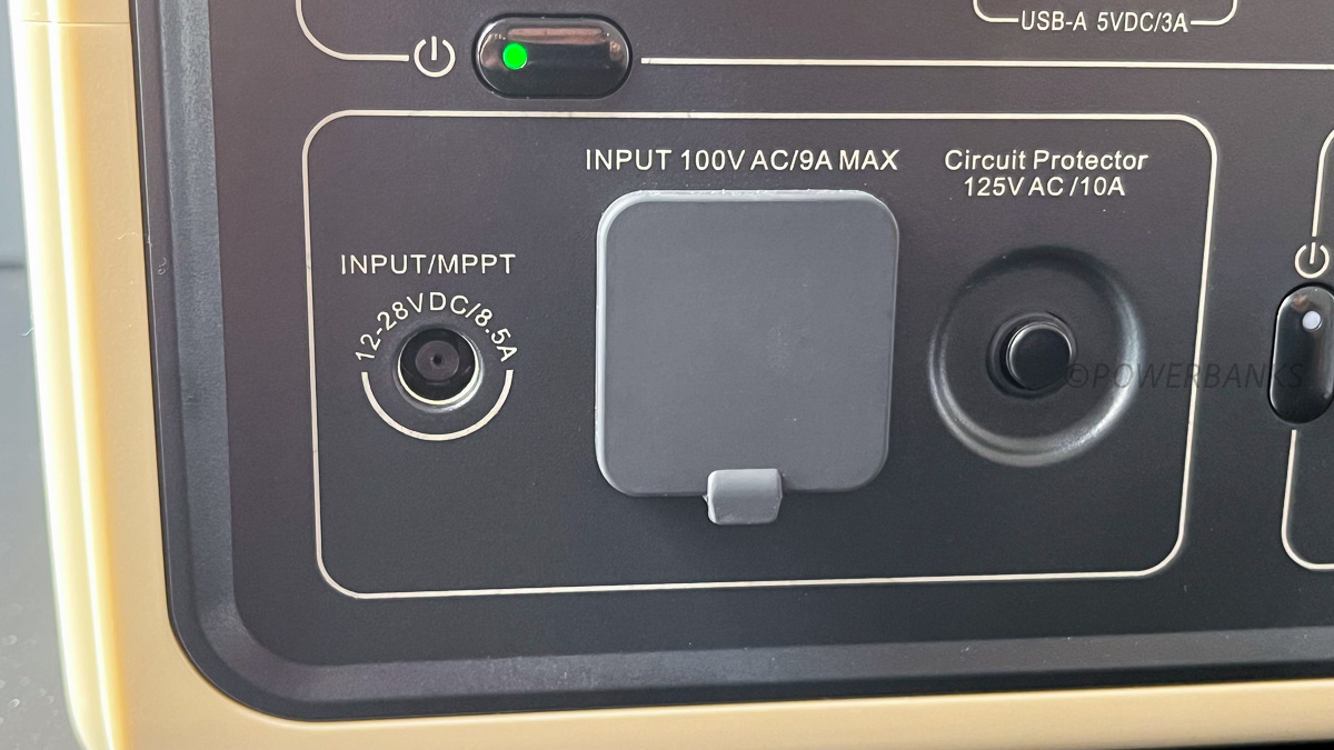 ソーラーパネルからDC接続するポータブル電源