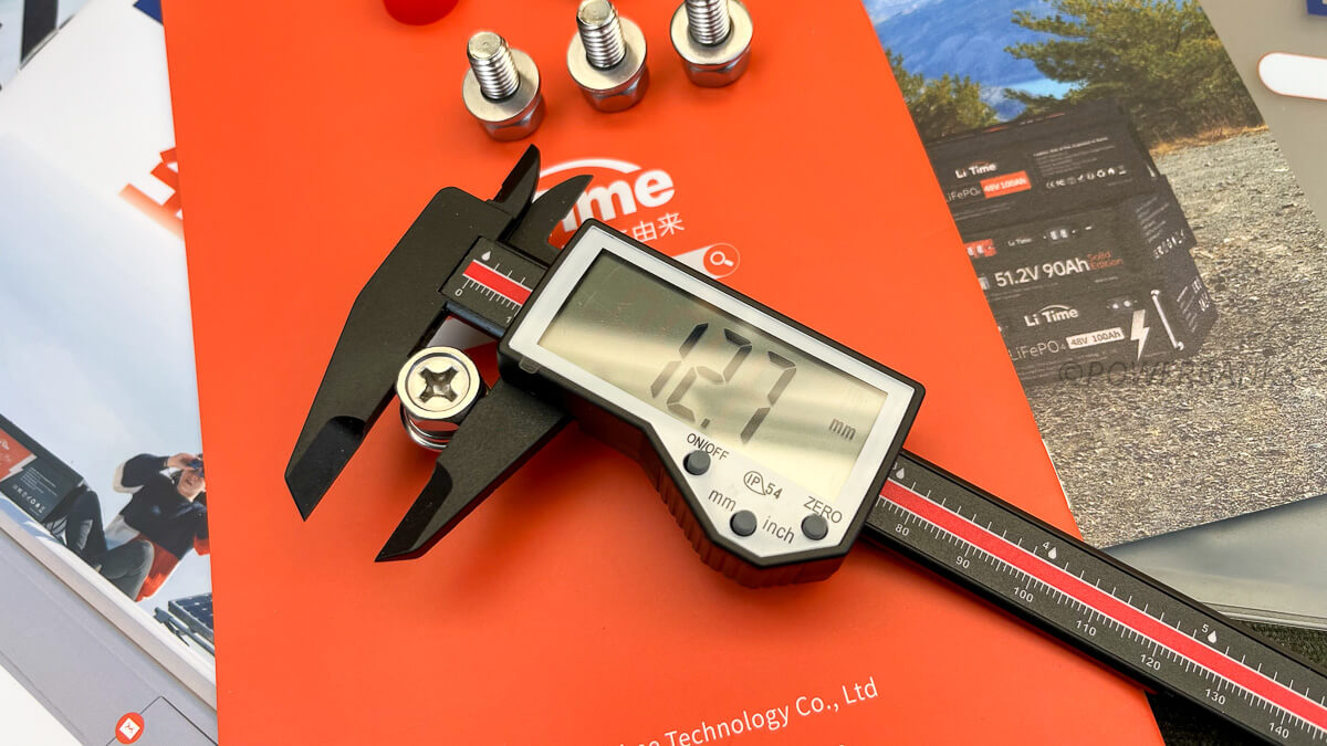 LiTime 12V 100Ah LiFePO4 リン酸鉄リチウムイオンバッテリー 同梱物