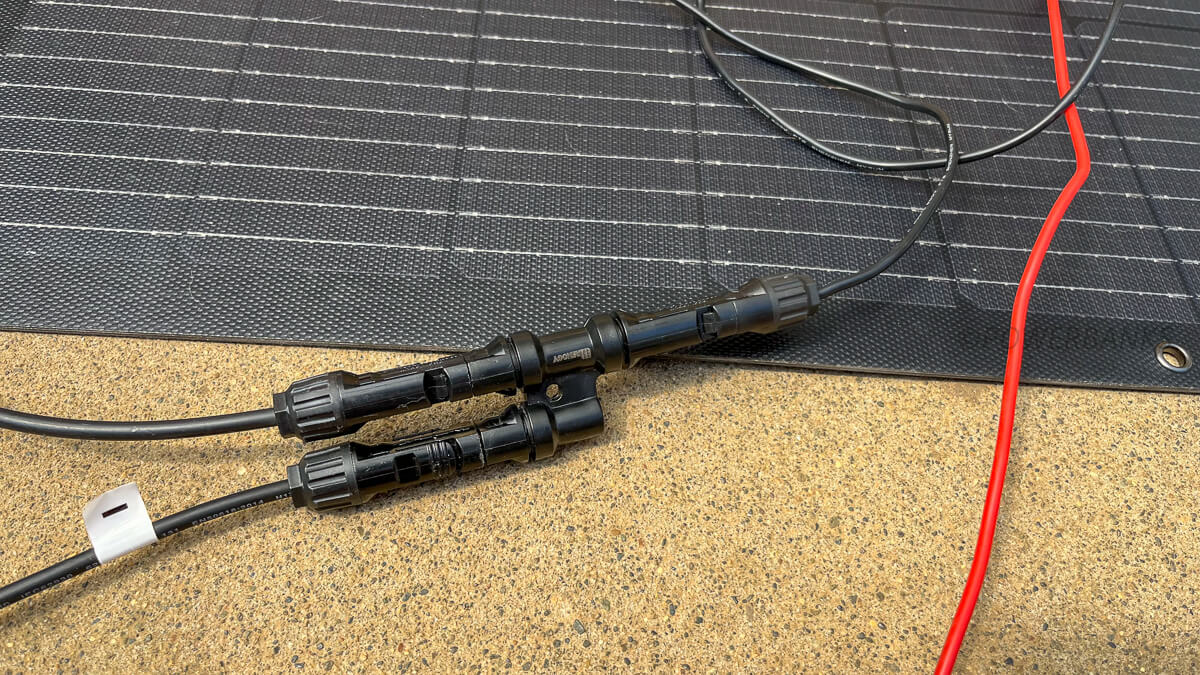 ソーラーパネルの並列接続とは？