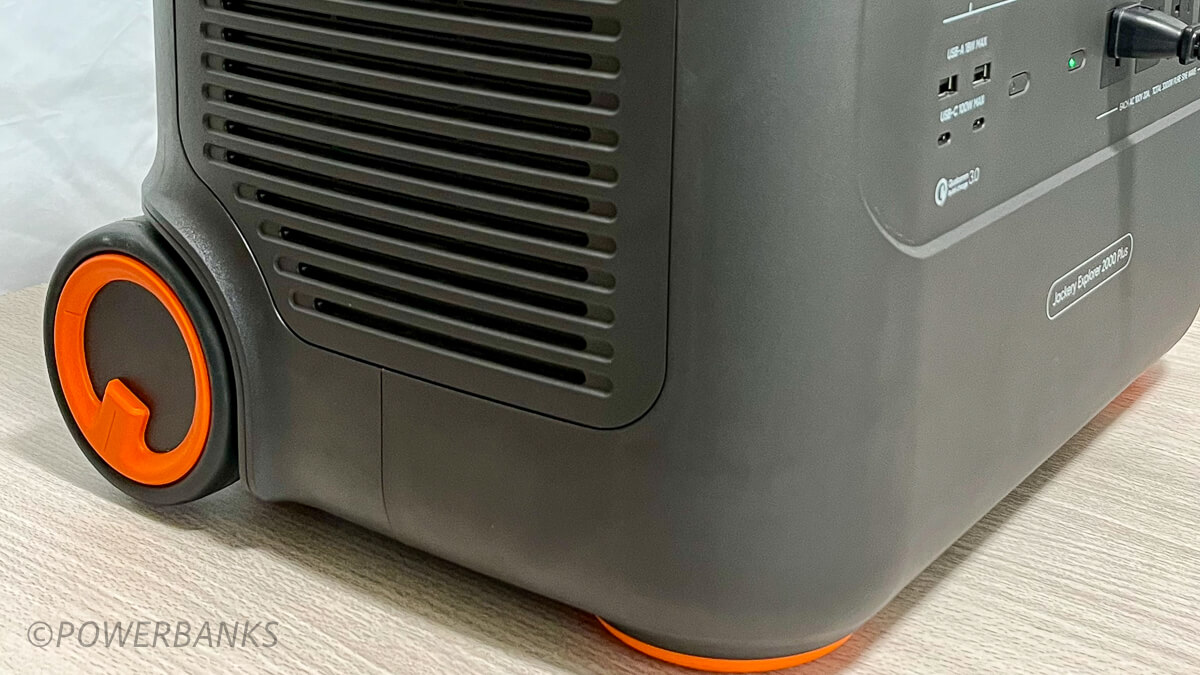 Jackery ポータブル電源 2000 Plus