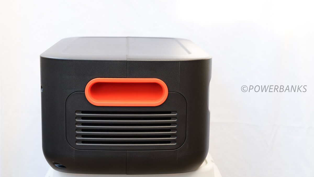 Jackery Battery Pack 2000 Plusの外観