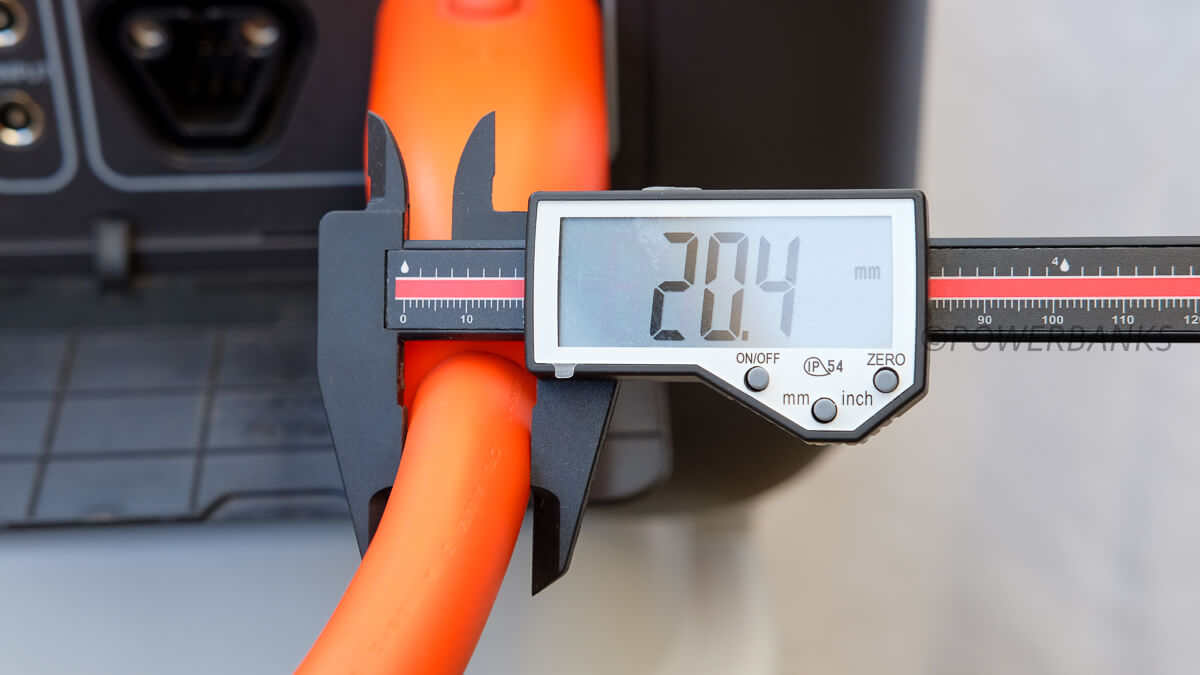 Jackery Battery Pack 2000 Plusの外観