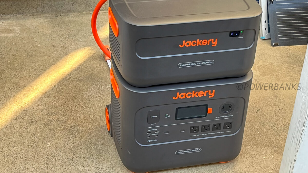 Jackery Battery Pack 2000 Plusの外観