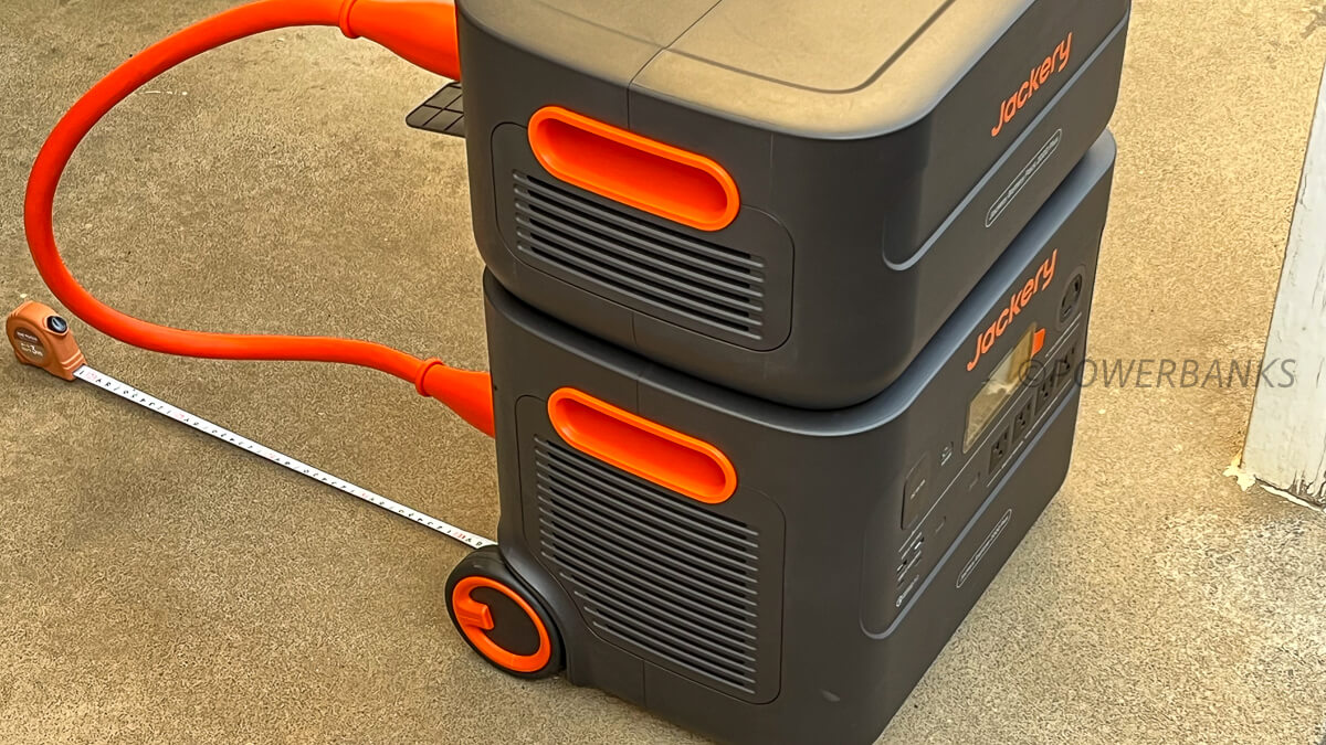 Jackery Battery Pack 2000 Plusの外観