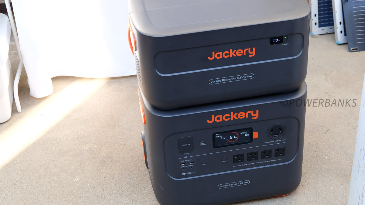 Jackery Battery Pack 2000 Plusの外観