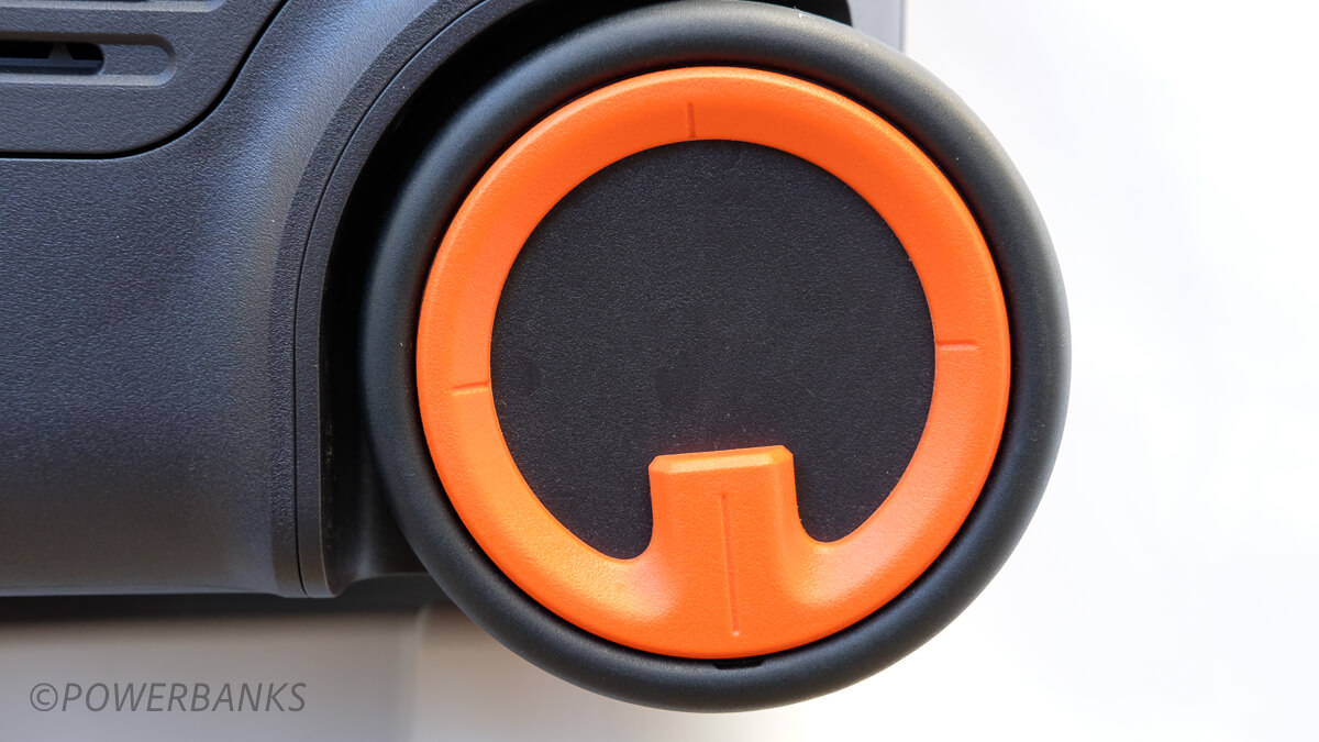 Jackery ポータブル電源 2000 Plus