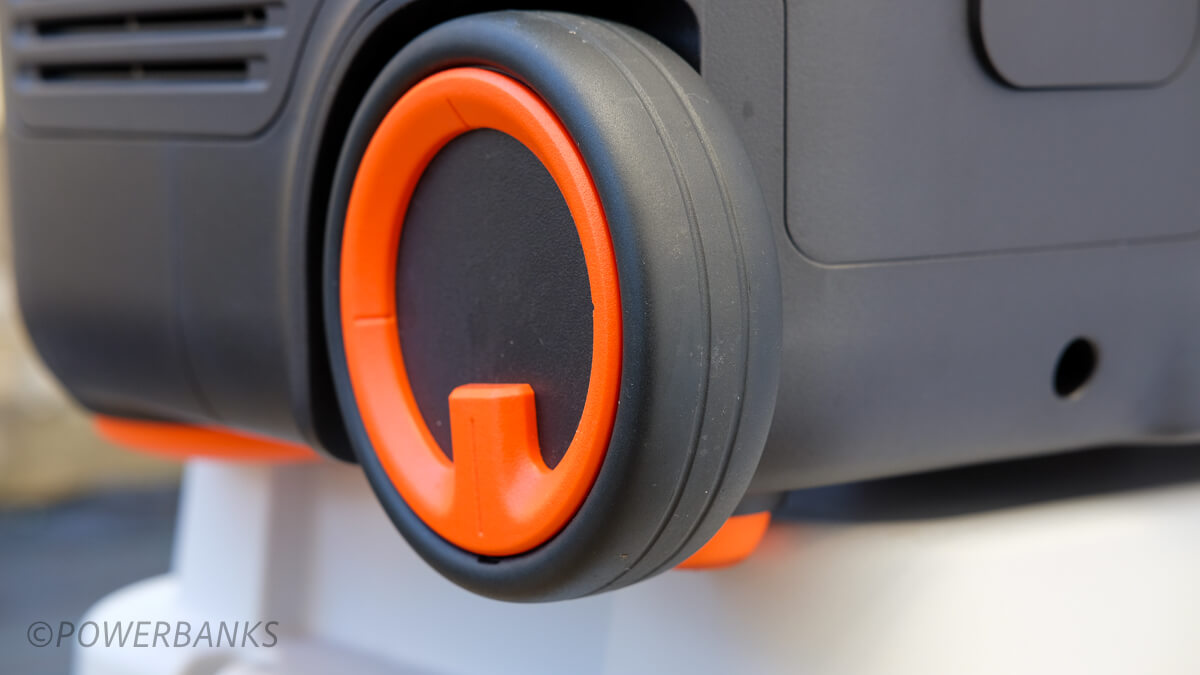 Jackery ポータブル電源 2000 Plus