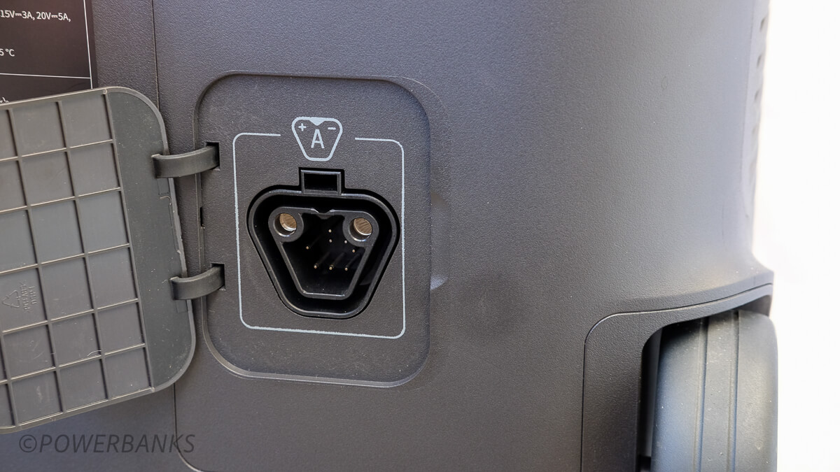 Jackery ポータブル電源 2000 Plus