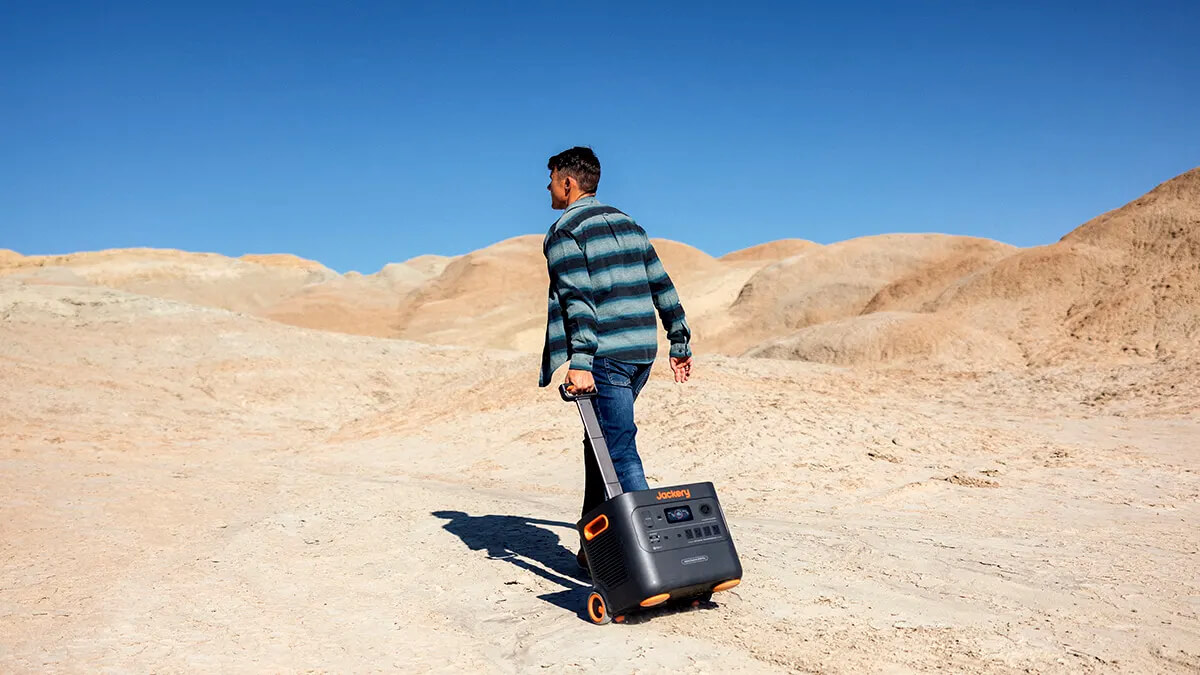 Jackery ポータブル電源 2000 Plus