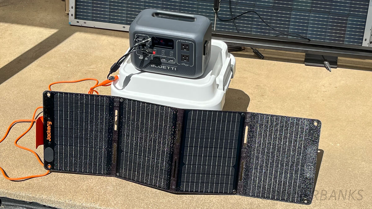 Jackery 40W ミニソーラーパネルとBLUETTI AC2Aの接続