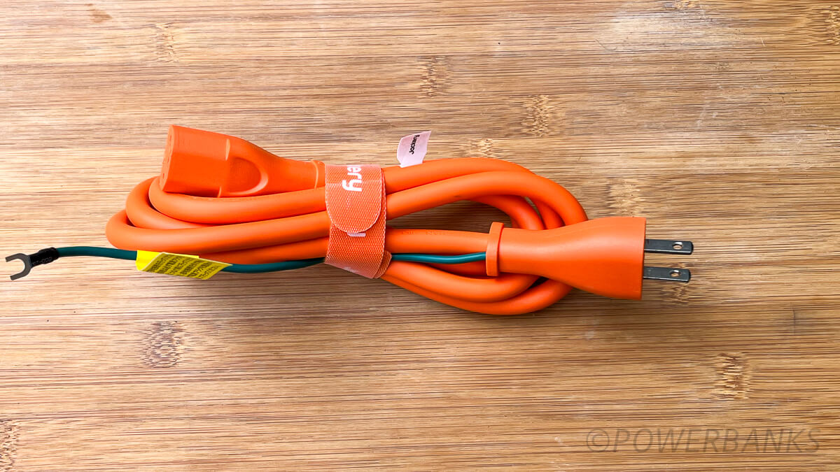 「Jackery Solar Generator 600 Plus」の同梱物・取扱説明書