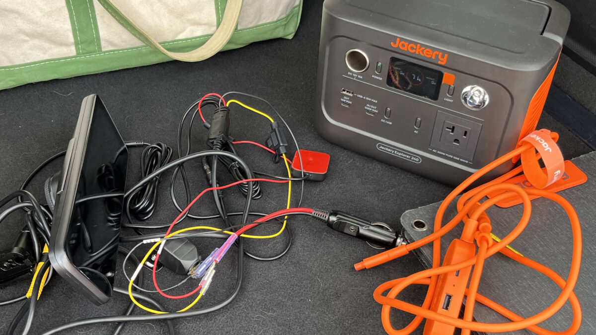 Jackery ポータブル電源 240 Newとドライブレコーダー AUTO-VOX T9Proで何時間監視できるか