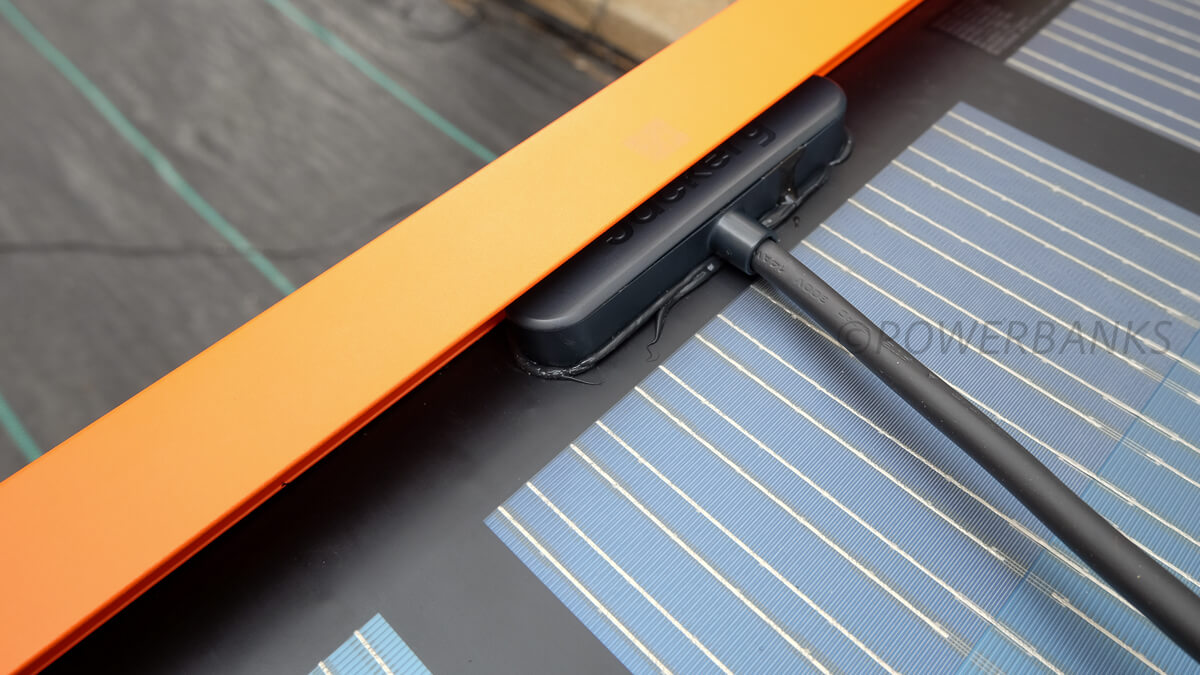 Jackery SolarSaga 100 Primeの裏面