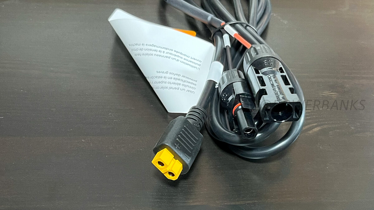 BLUETTI AC70の同梱品と取扱説明書