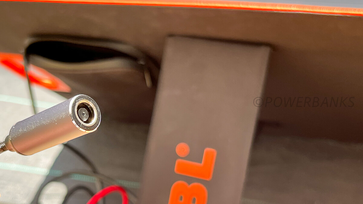 EBL ソーラーパネル 100WとJackeryポータブル電源との接続方法