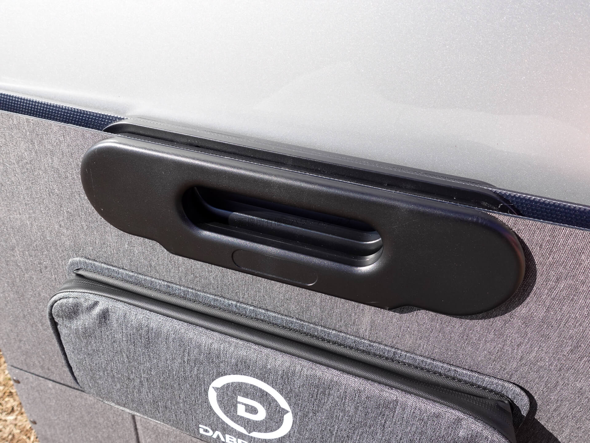 Dabbsson 210W ソーラーパネル実機レビュー