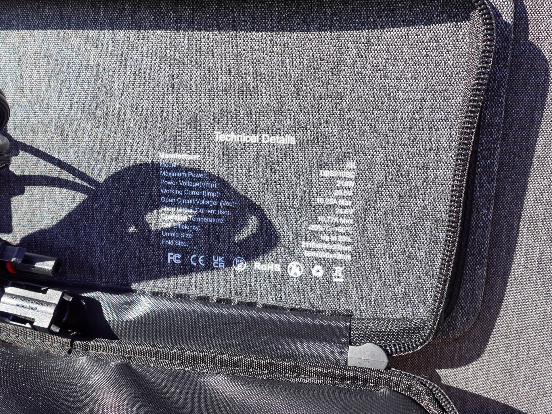 Dabbsson 210W ソーラーパネル実機レビュー