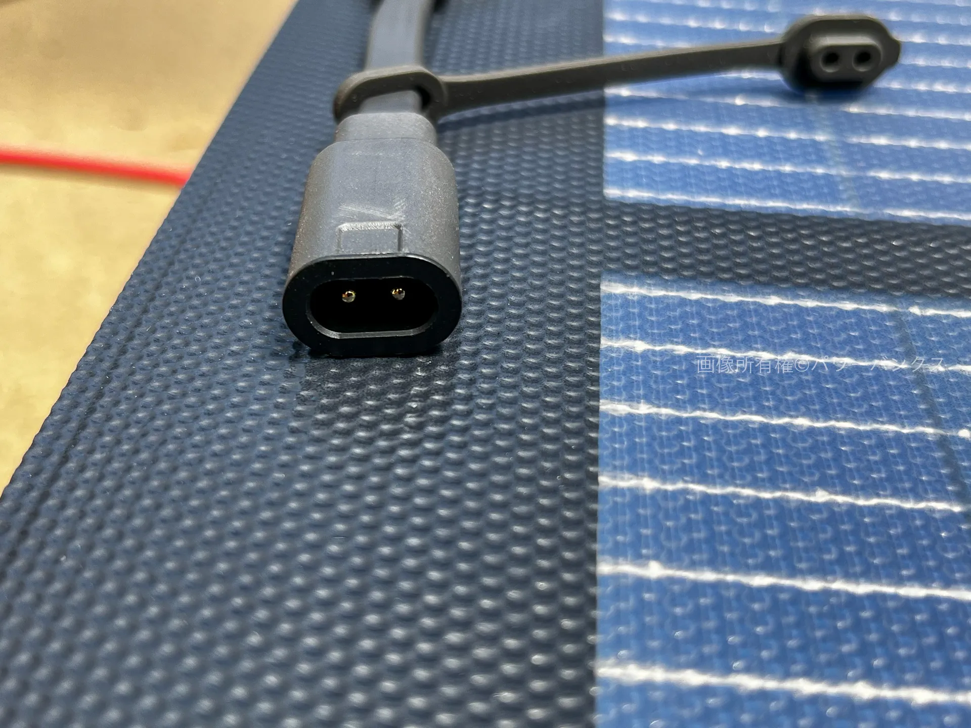 SolarSaga 100 Airのケーブル