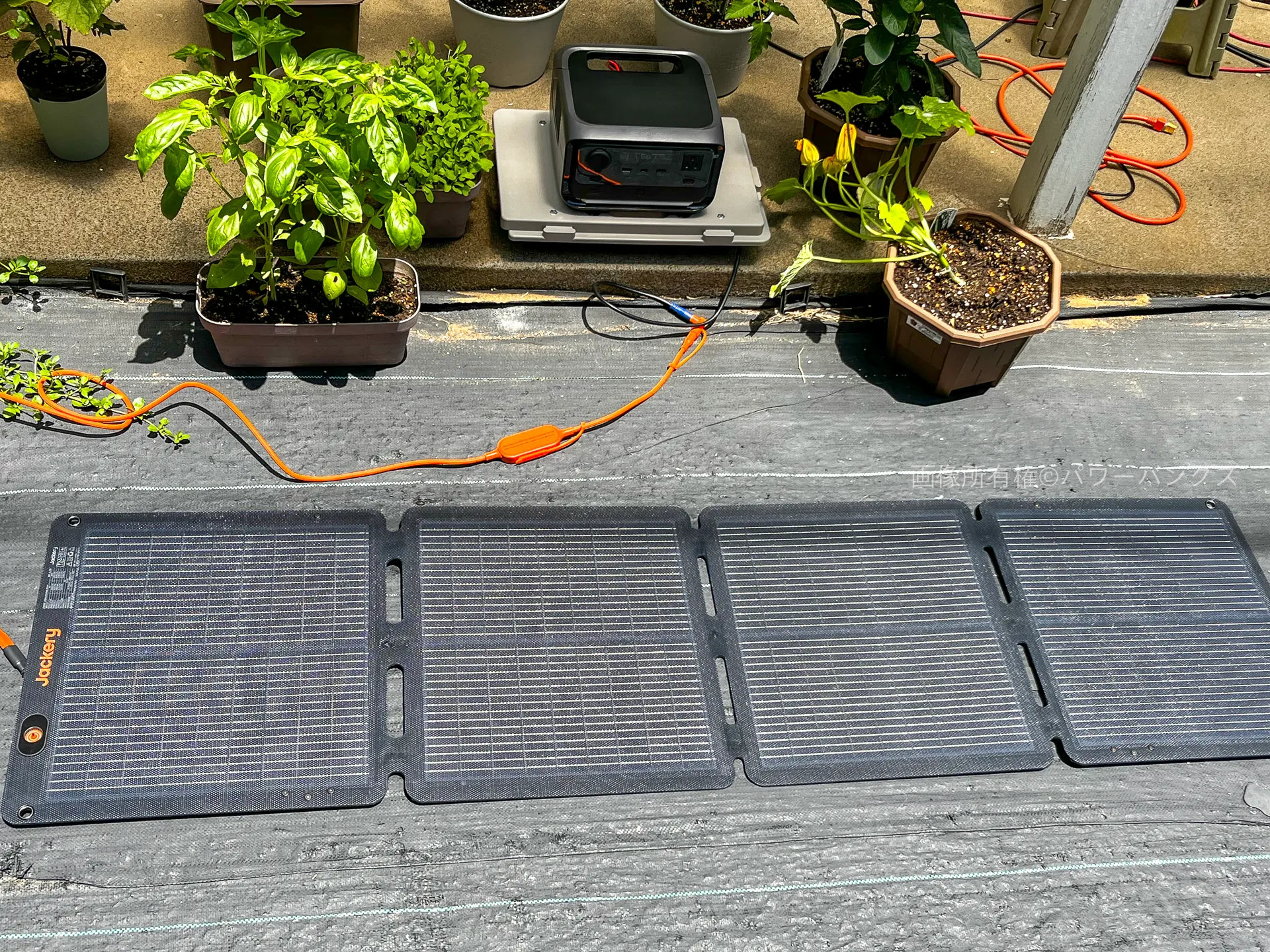 Jackery SolarSaga 100 AirでEcoFlow RIVER 3 Plusを充電