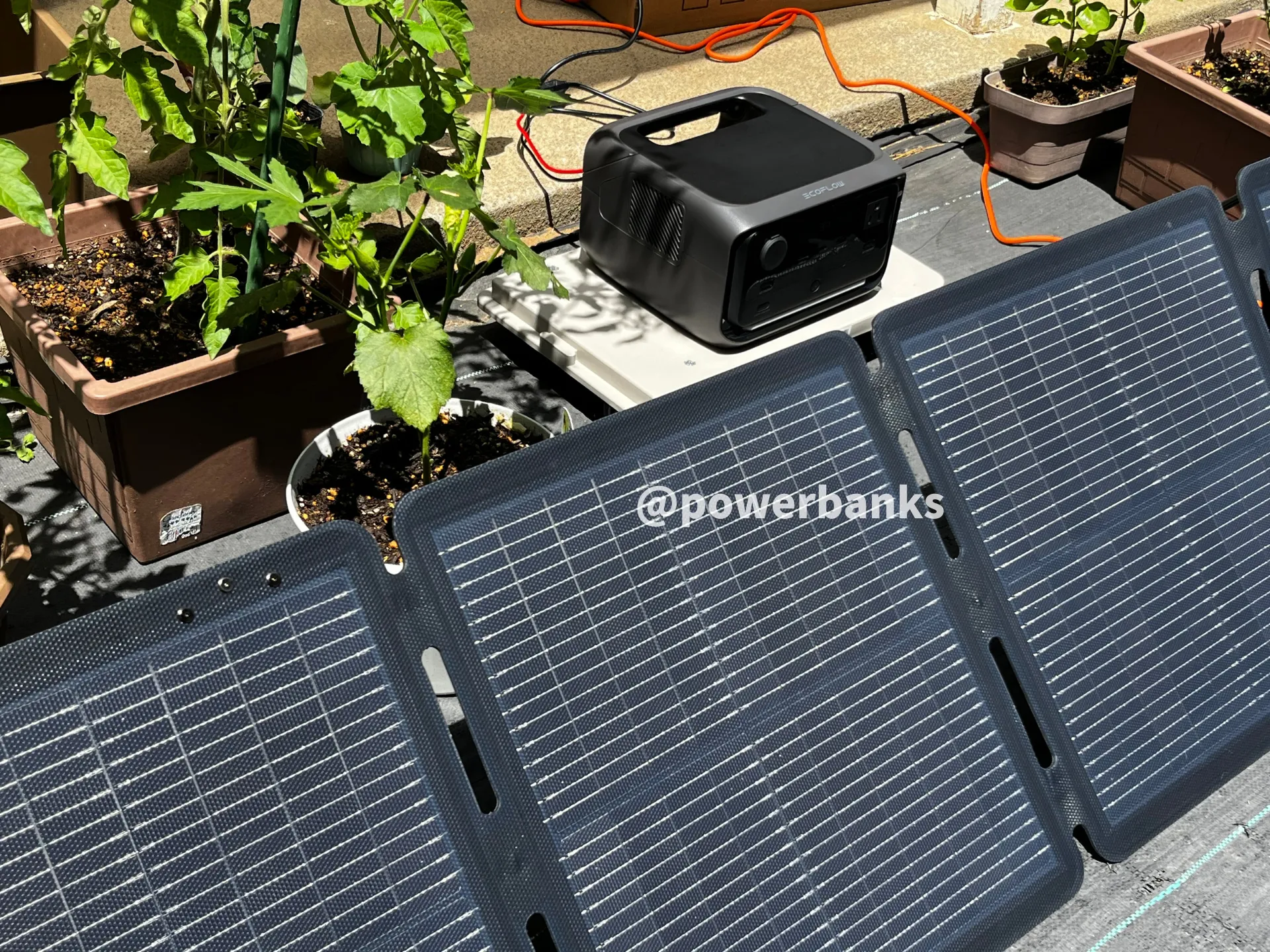 Jackeryソーラーパネル100Airとエコフロー リバー 3 プラスを接続