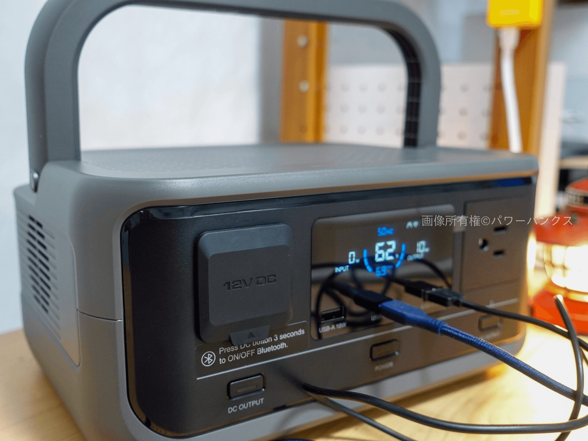 ALLPOWERS ポータブル電源 VOLIX P300をデスクで使う